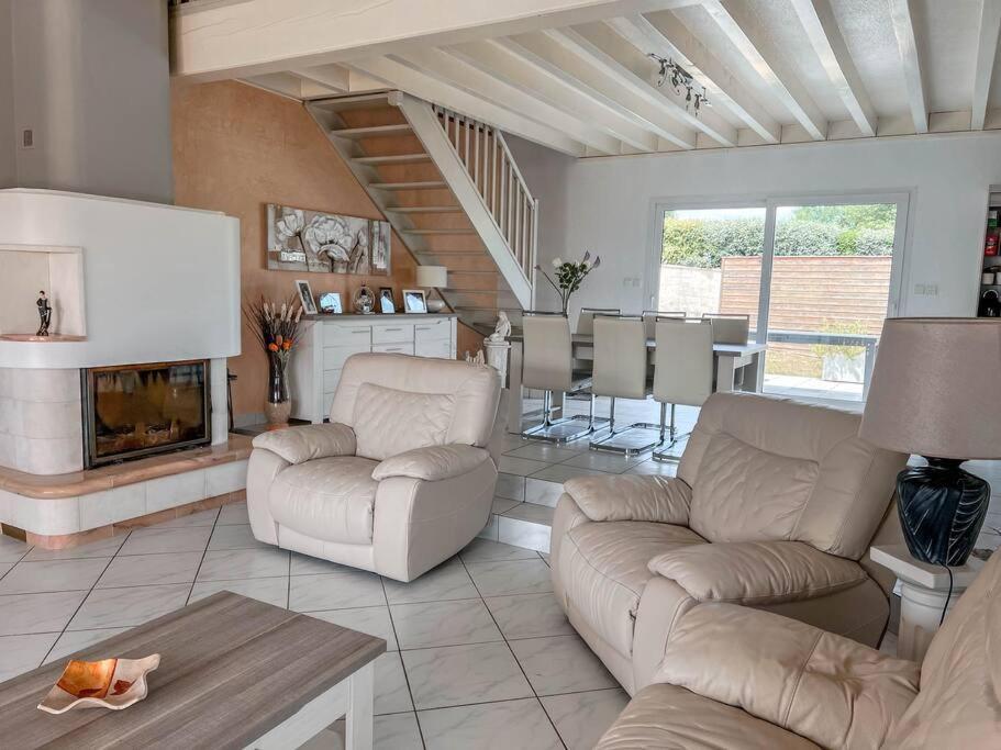Magnifique Maison A Lentilly - Piscine Exterior foto