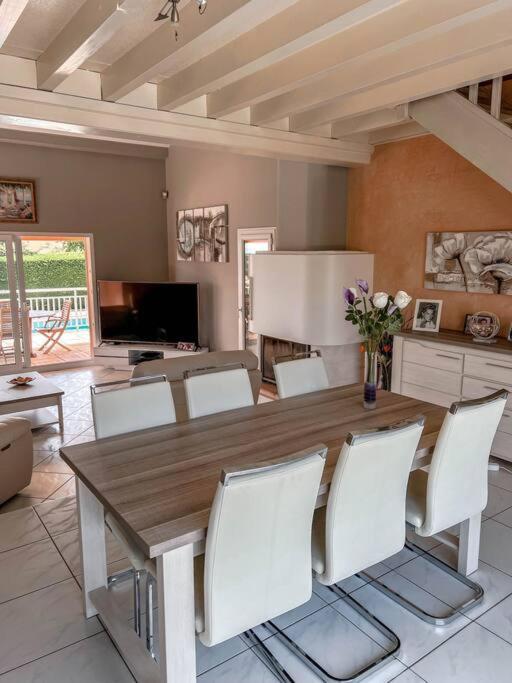 Magnifique Maison A Lentilly - Piscine Exterior foto